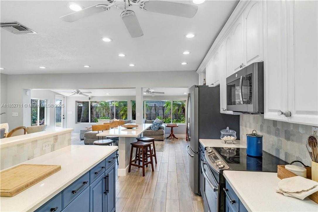 Small Image of 2365 SOUTH WEST 34TH WAY, Fort Lauderdale Number 7