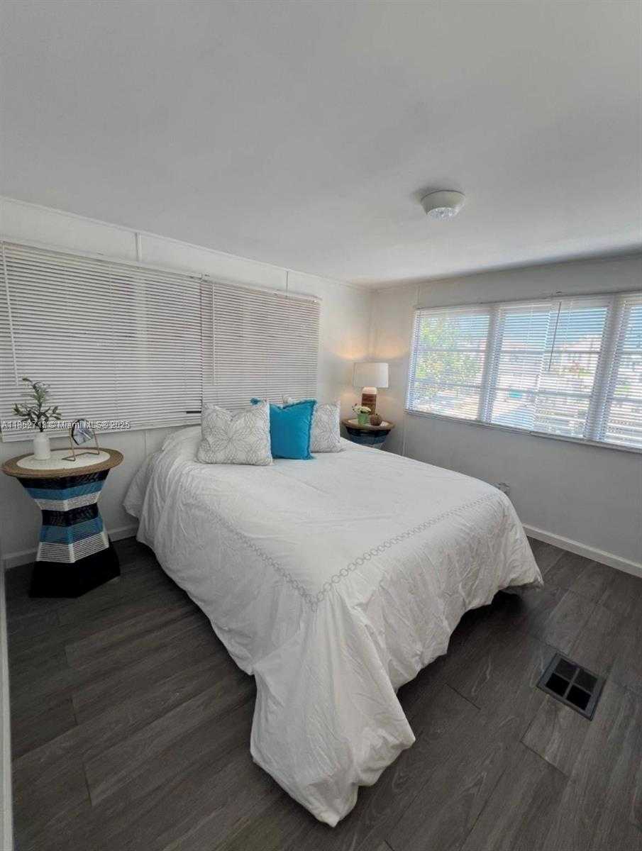 Small Image of 8 GRASSY RD, Key Largo Number 10