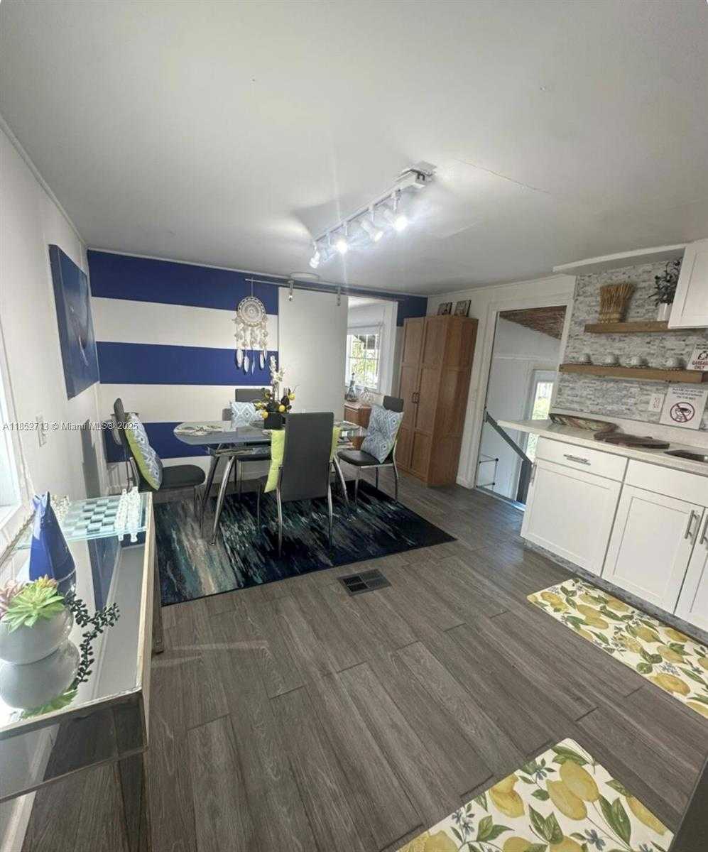 Small Image of 8 GRASSY RD, Key Largo Number 5