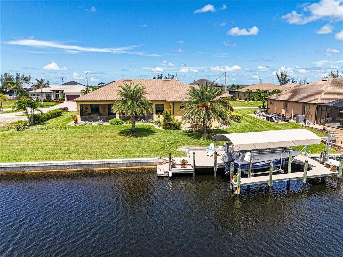 Small Image of 413 NORTH WEST 39TH AVE, Cape Coral Number 2