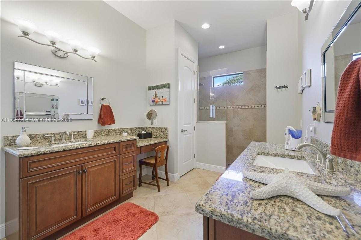 Small Image of 413 NORTH WEST 39TH AVE, Cape Coral Number 20