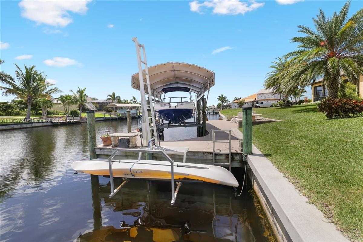 Small Image of 413 NORTH WEST 39TH AVE, Cape Coral Number 28