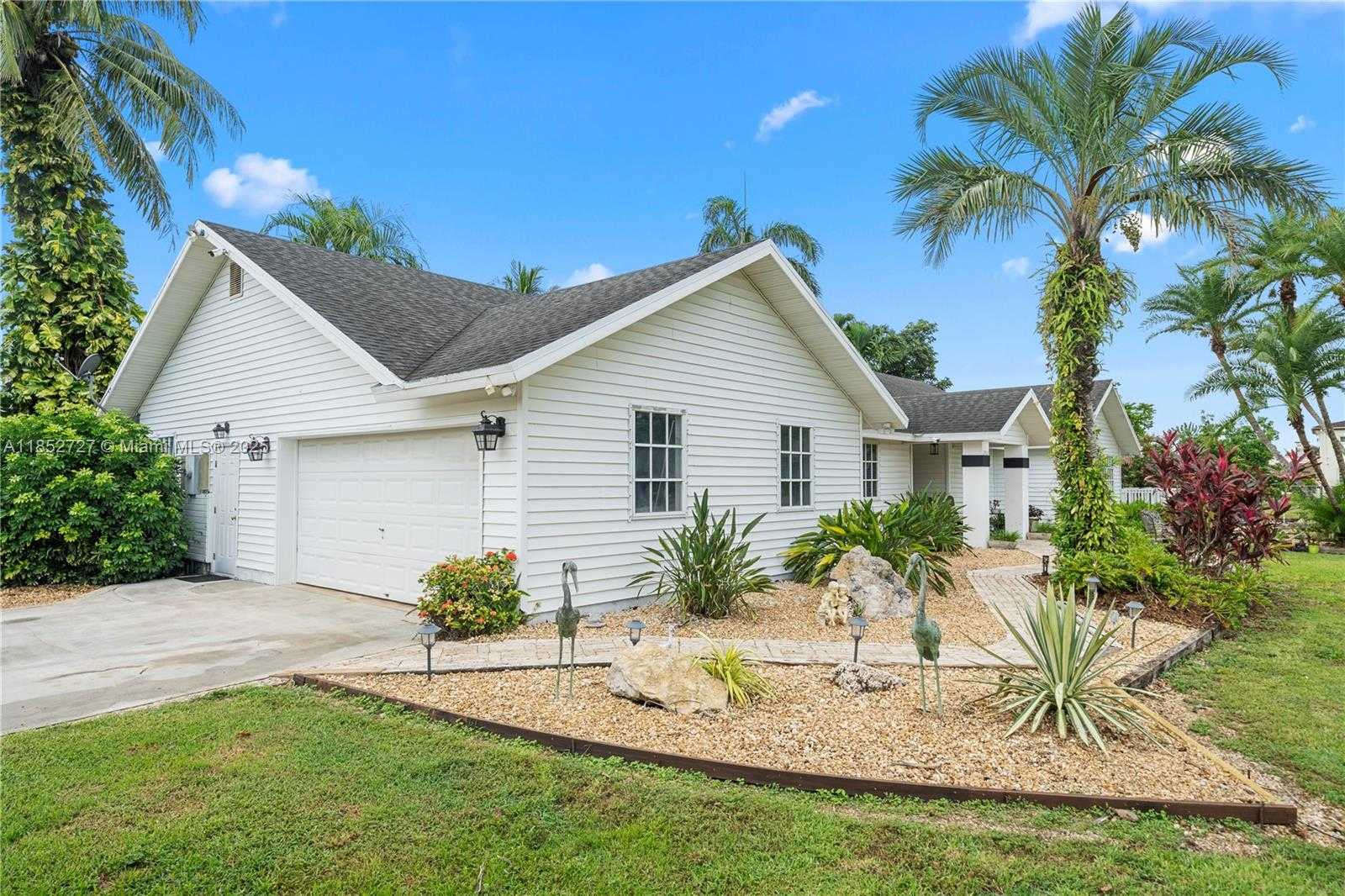 Small Image of 27800 SOUTH WEST 182ND AVE, Homestead Number 3