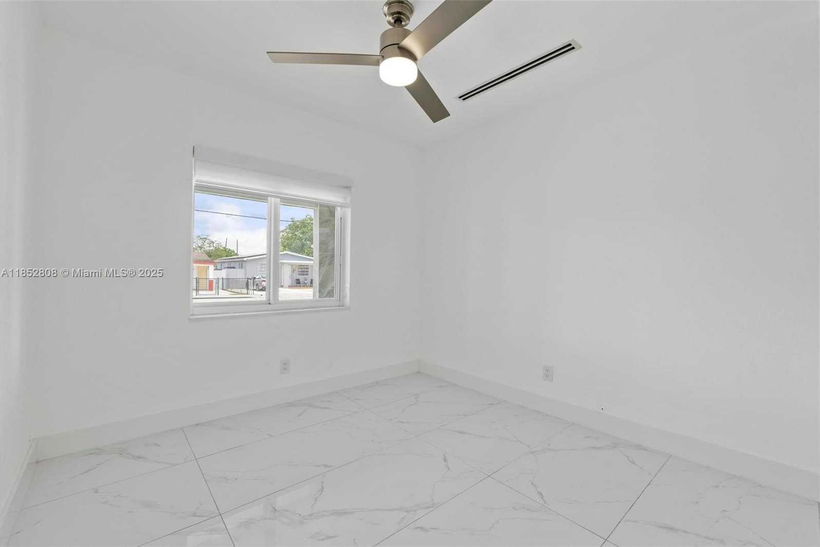 Small Image of 4205 EAST 10TH AVE, Hialeah Number 16