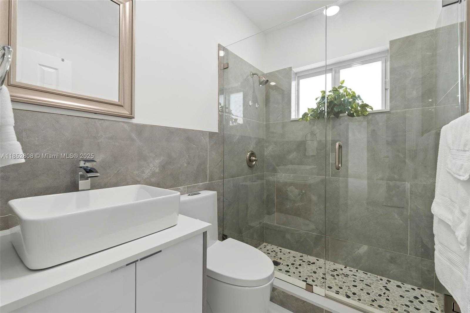 Small Image of 4205 EAST 10TH AVE, Hialeah Number 18