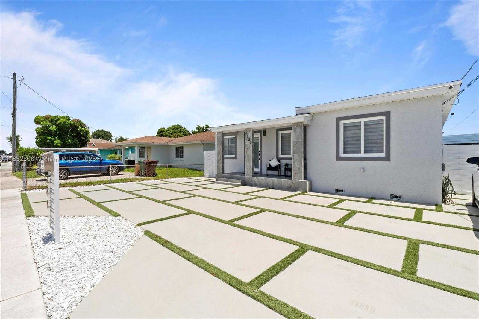 Small Image of 4205 EAST 10TH AVE, Hialeah Number 2