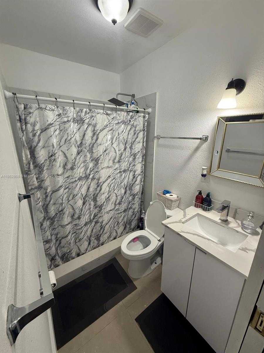 Small Image of 4205 EAST 10TH AVE, Hialeah Number 21