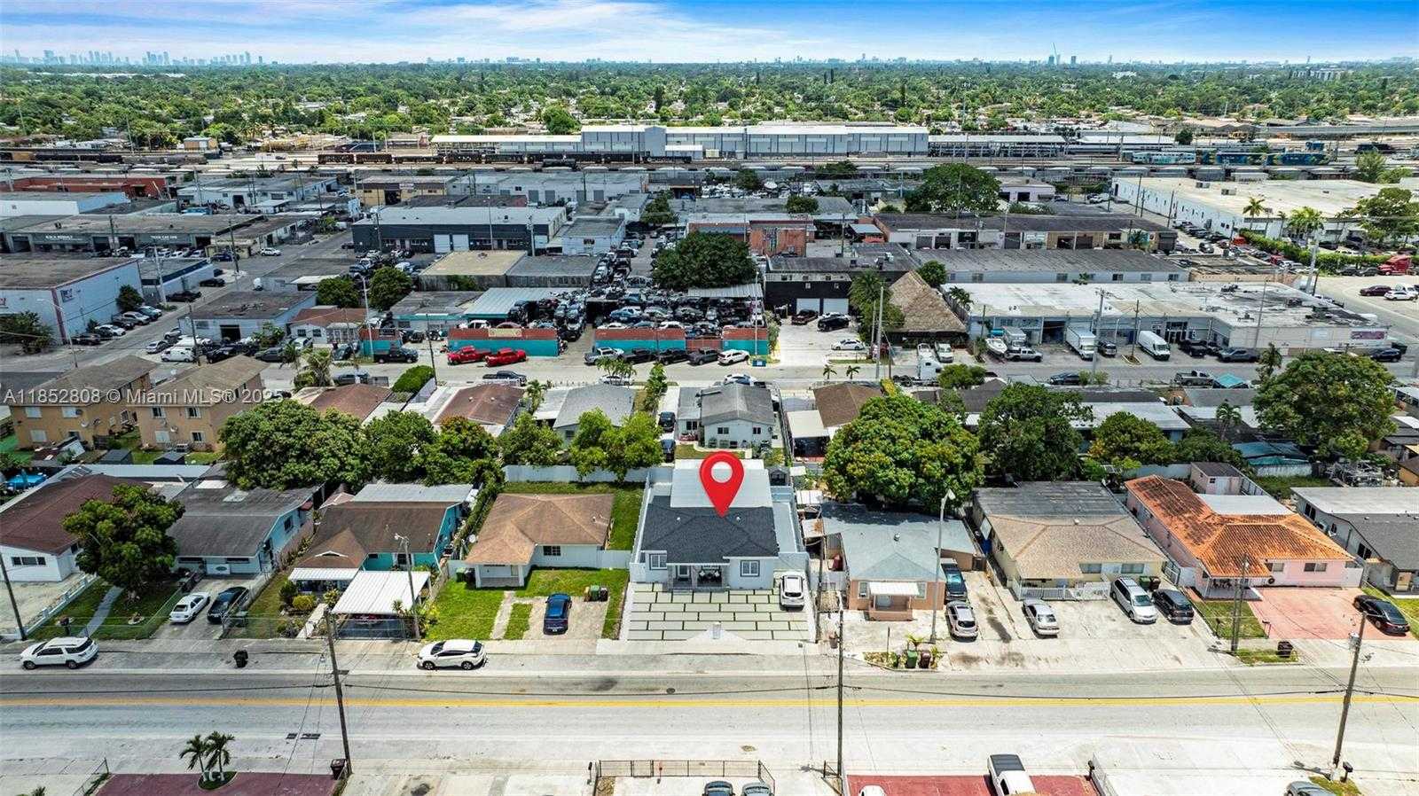 Small Image of 4205 EAST 10TH AVE, Hialeah Number 29
