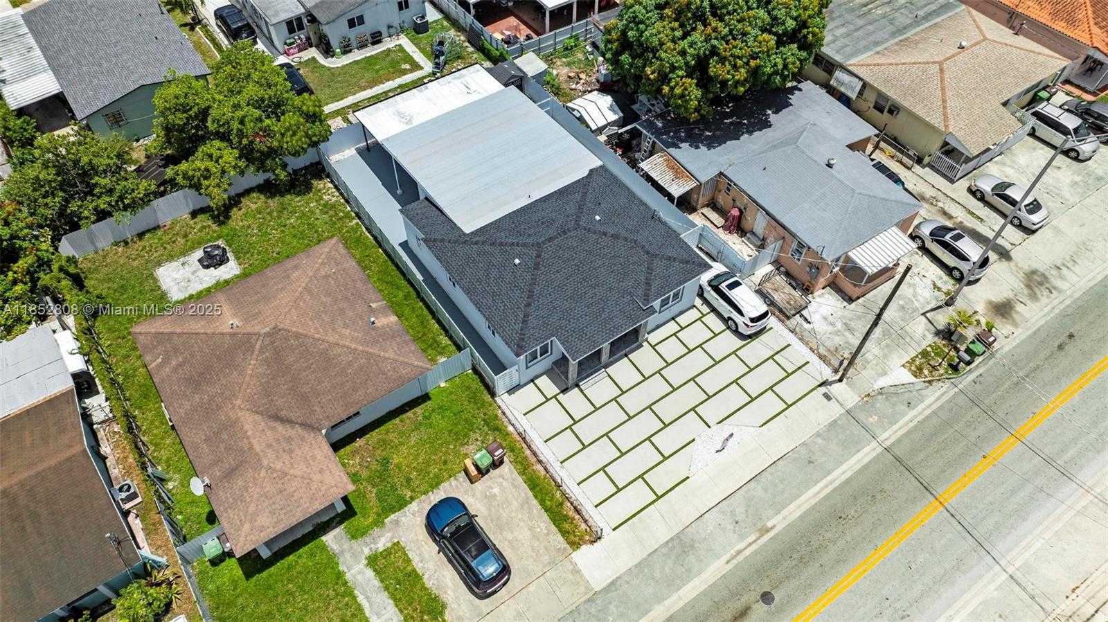 Small Image of 4205 EAST 10TH AVE, Hialeah Number 32