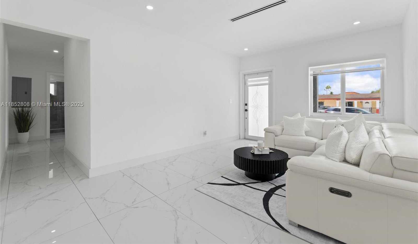 Small Image of 4205 EAST 10TH AVE, Hialeah Number 5