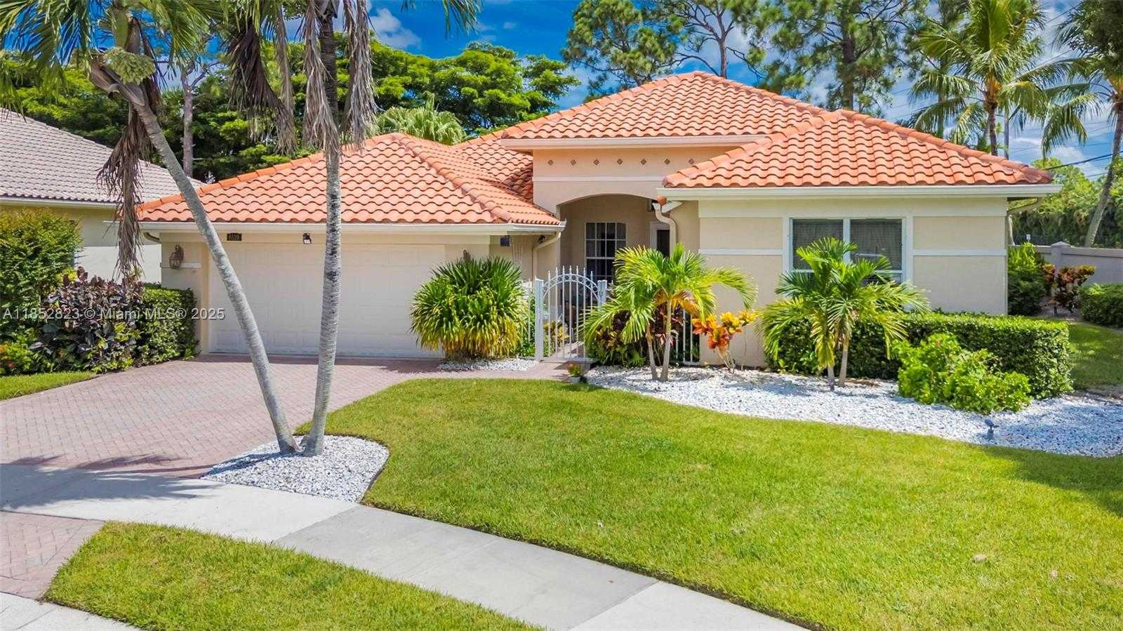Small Image of 6529 JOG ESTATES LN, Boynton Beach Number 1