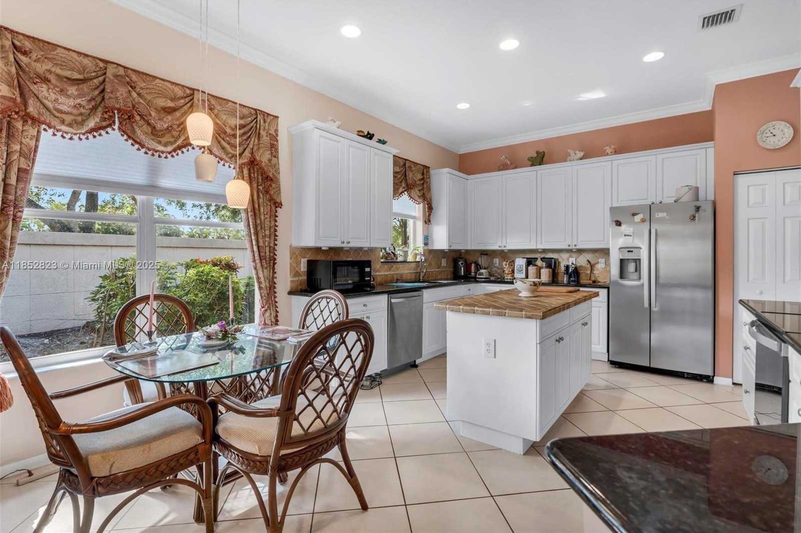 Small Image of 6529 JOG ESTATES LN, Boynton Beach Number 5