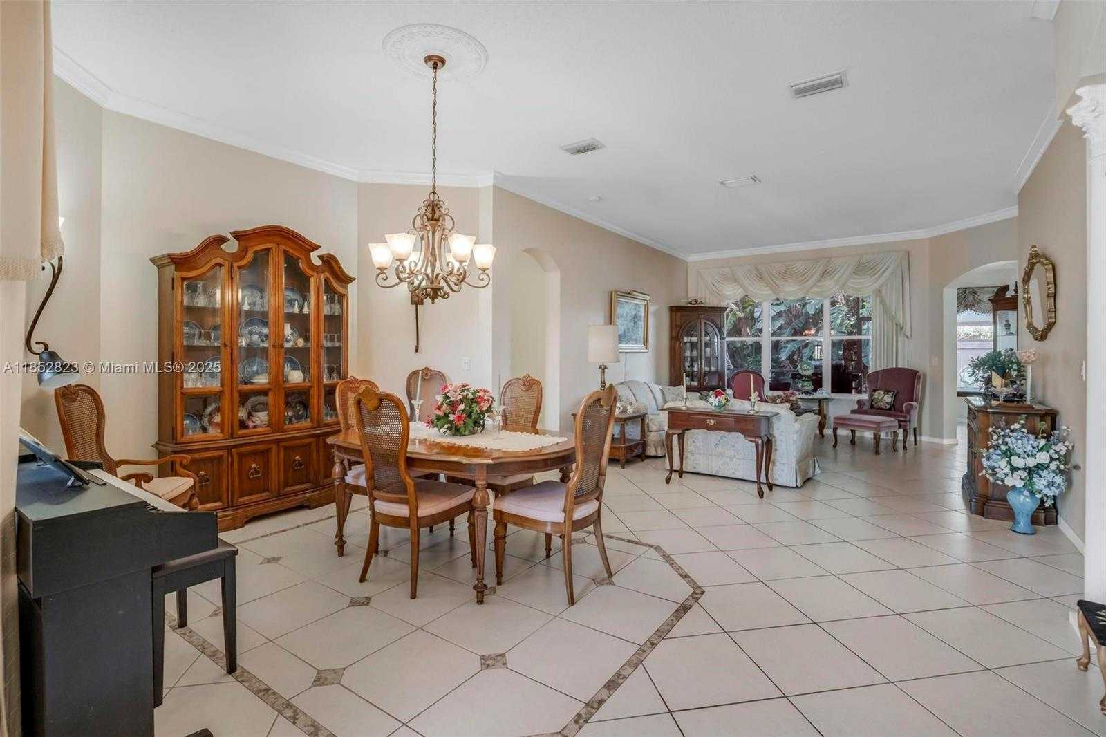 Small Image of 6529 JOG ESTATES LN, Boynton Beach Number 6