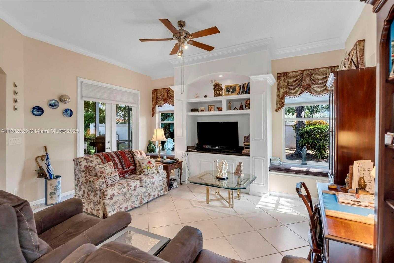 Small Image of 6529 JOG ESTATES LN, Boynton Beach Number 8