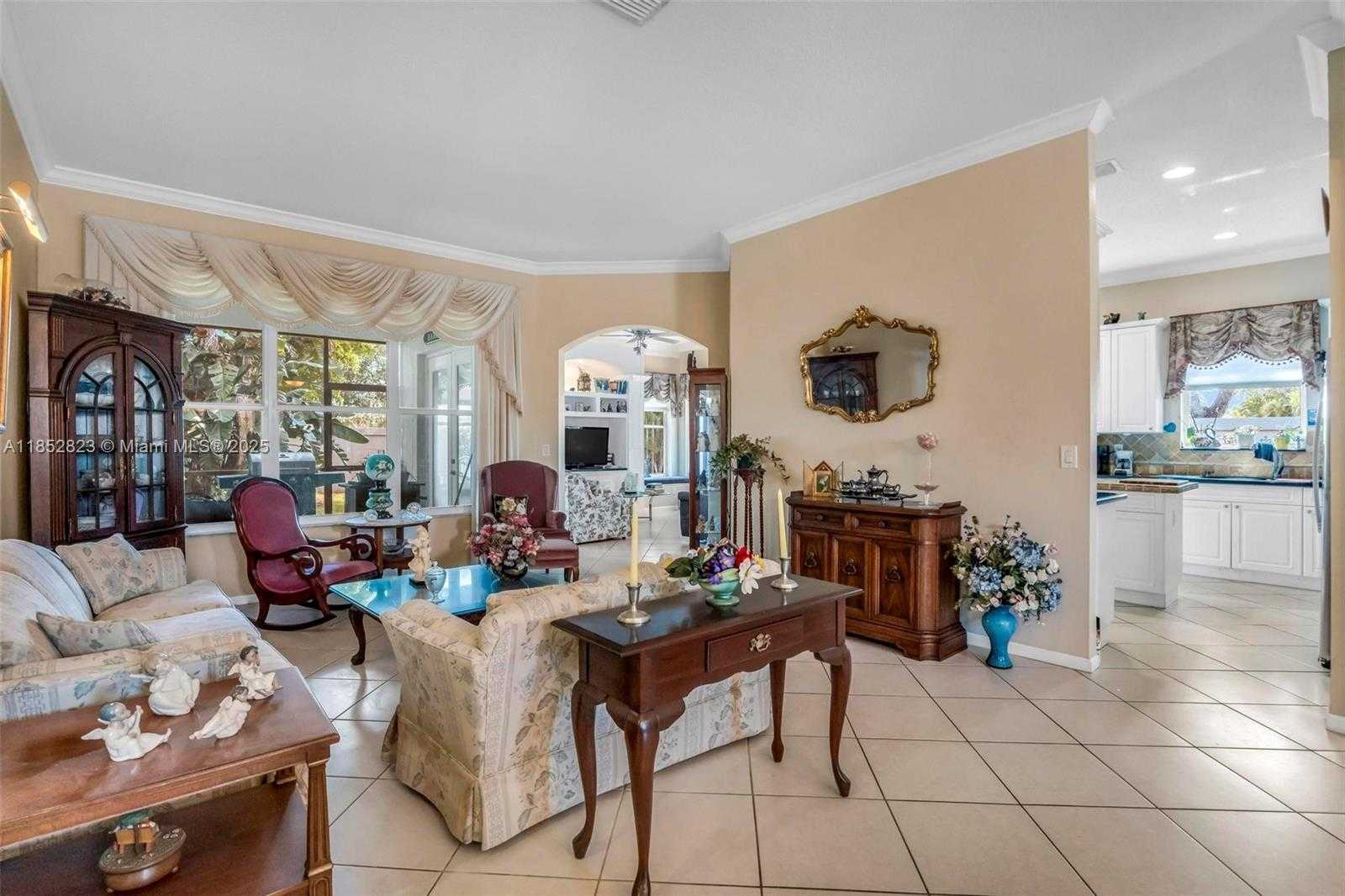 Small Image of 6529 JOG ESTATES LN, Boynton Beach Number 9