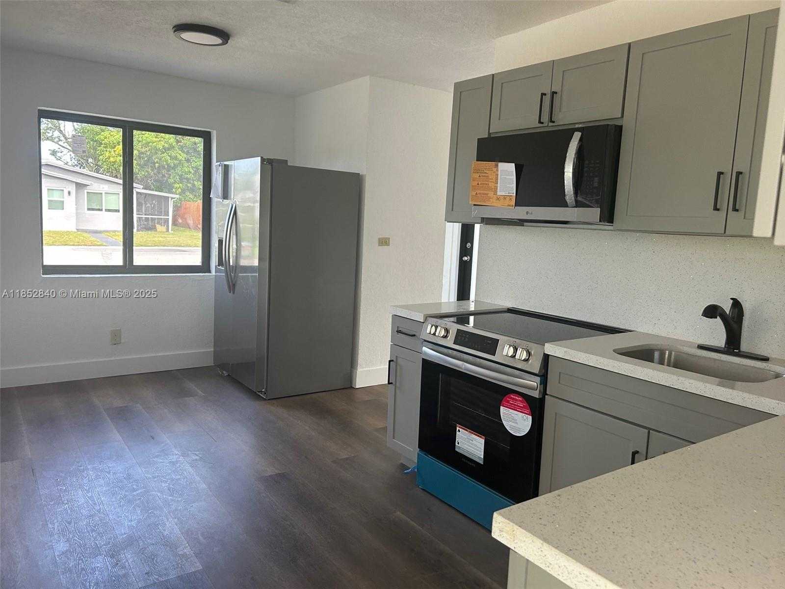 Small Image of 1621 NORTH WEST 27TH TER, Fort Lauderdale Number 4