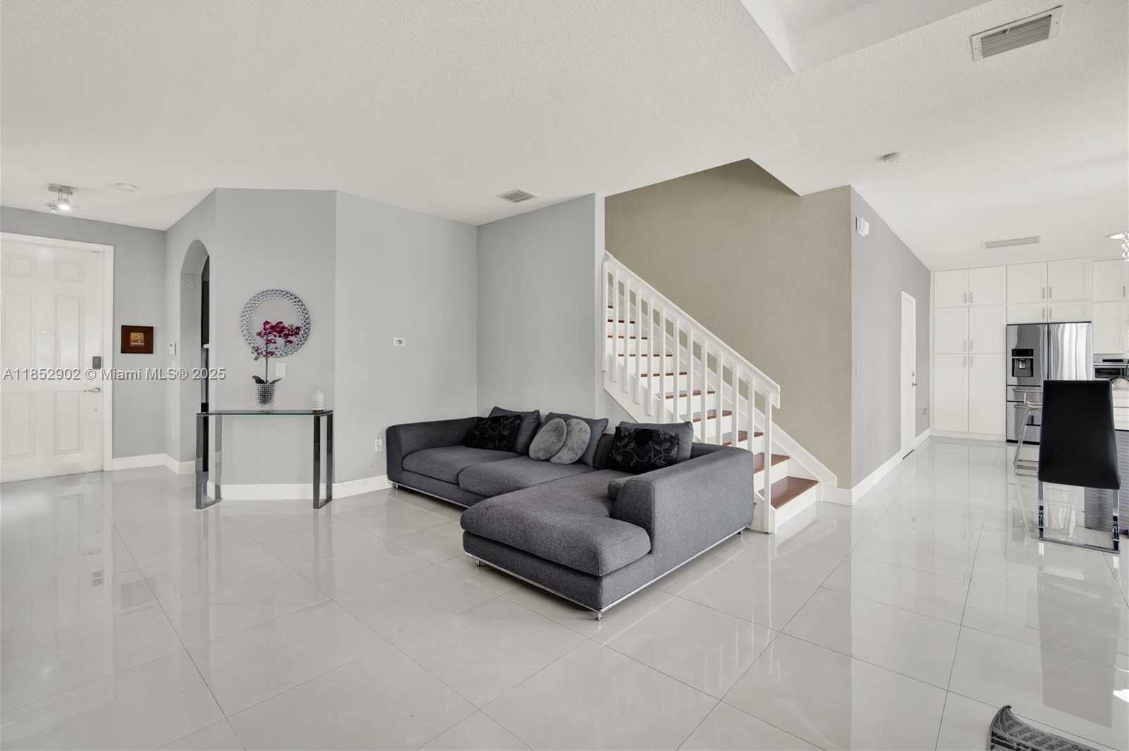 Small Image of 557 SOUTH EAST 37TH PLACE, Homestead Number 11