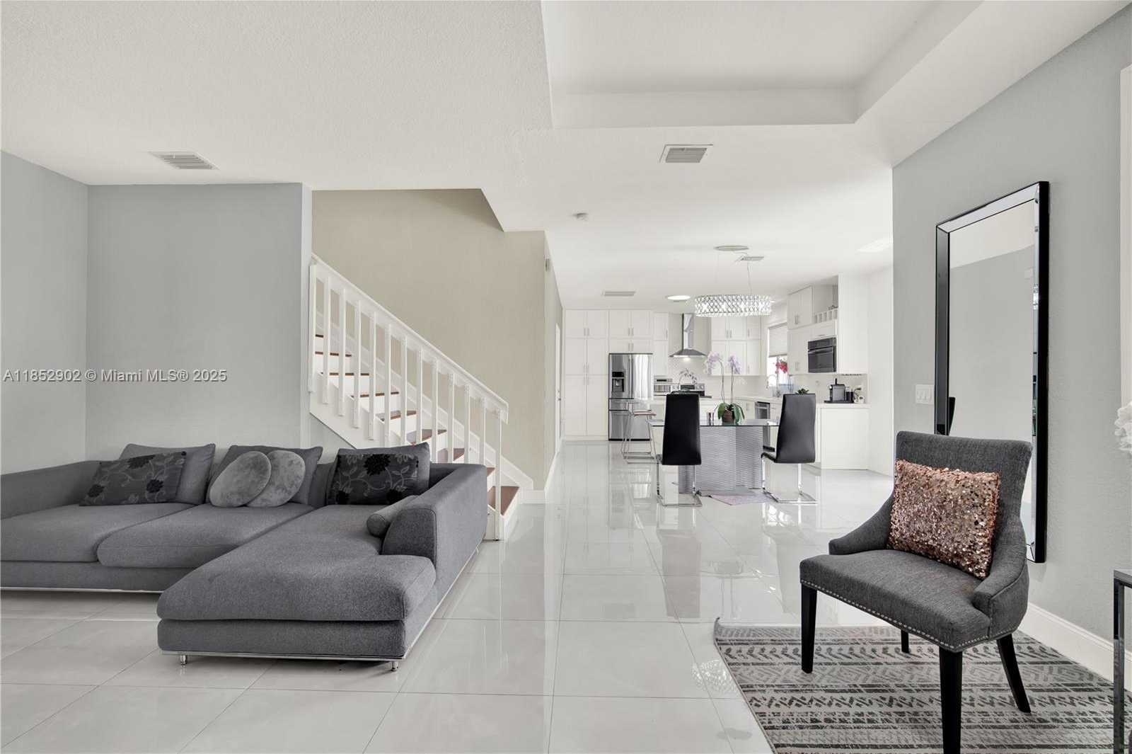 Small Image of 557 SOUTH EAST 37TH PLACE, Homestead Number 12