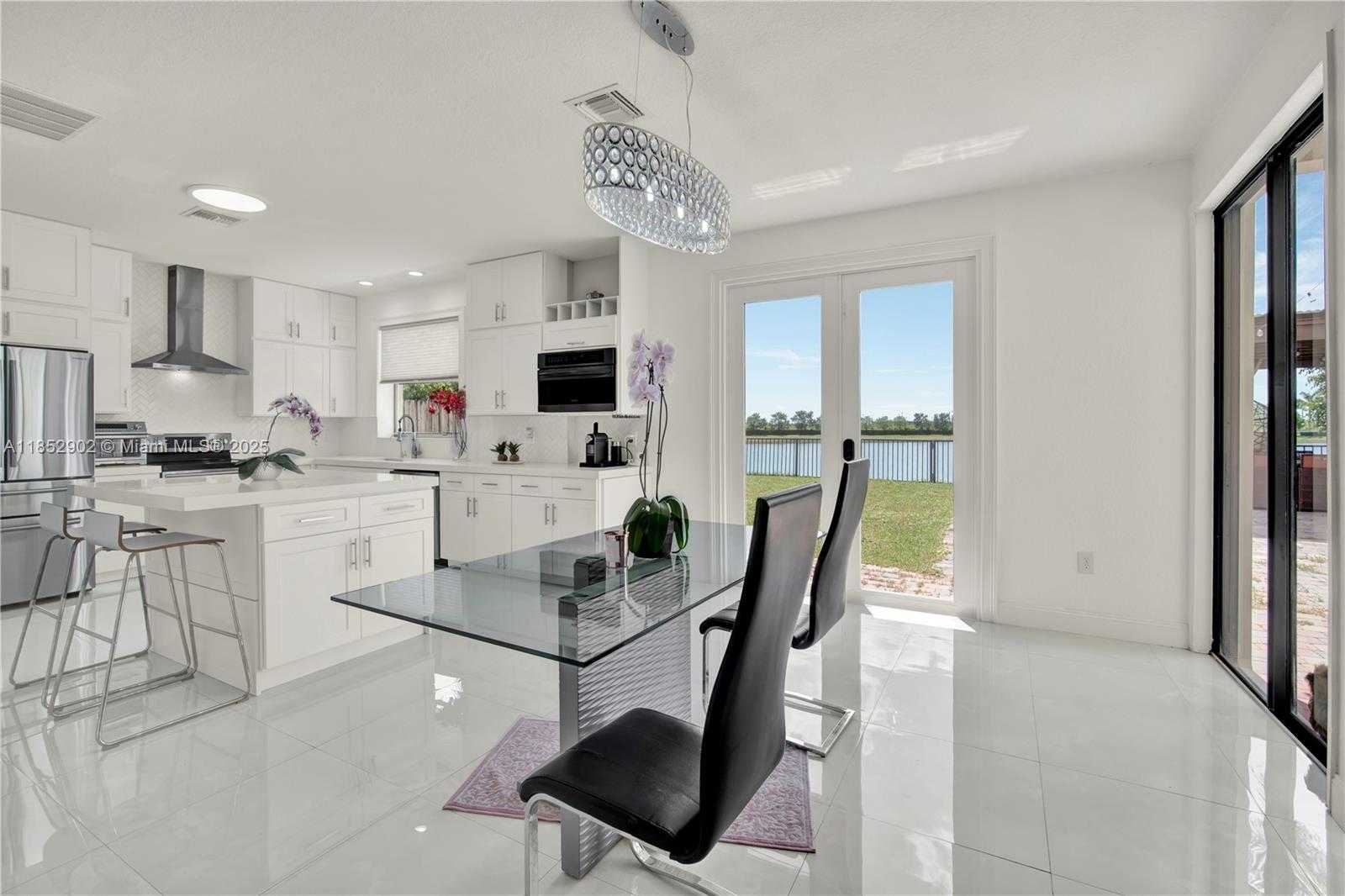 Small Image of 557 SOUTH EAST 37TH PLACE, Homestead Number 20