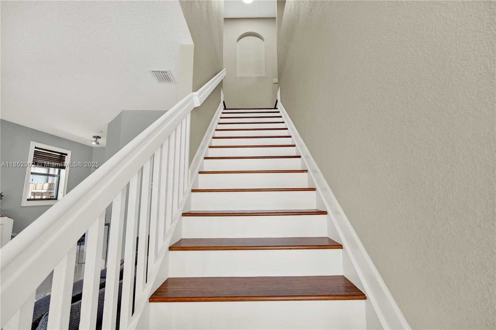 Small Image of 557 SOUTH EAST 37TH PLACE, Homestead Number 21