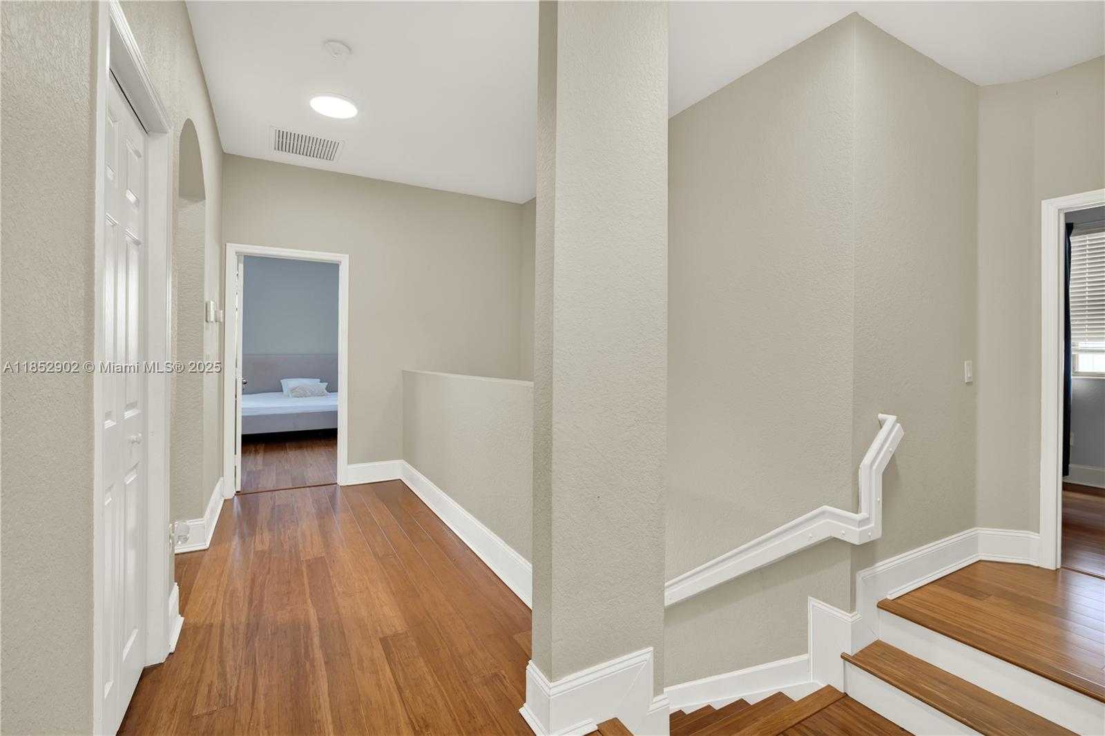 Small Image of 557 SOUTH EAST 37TH PLACE, Homestead Number 22