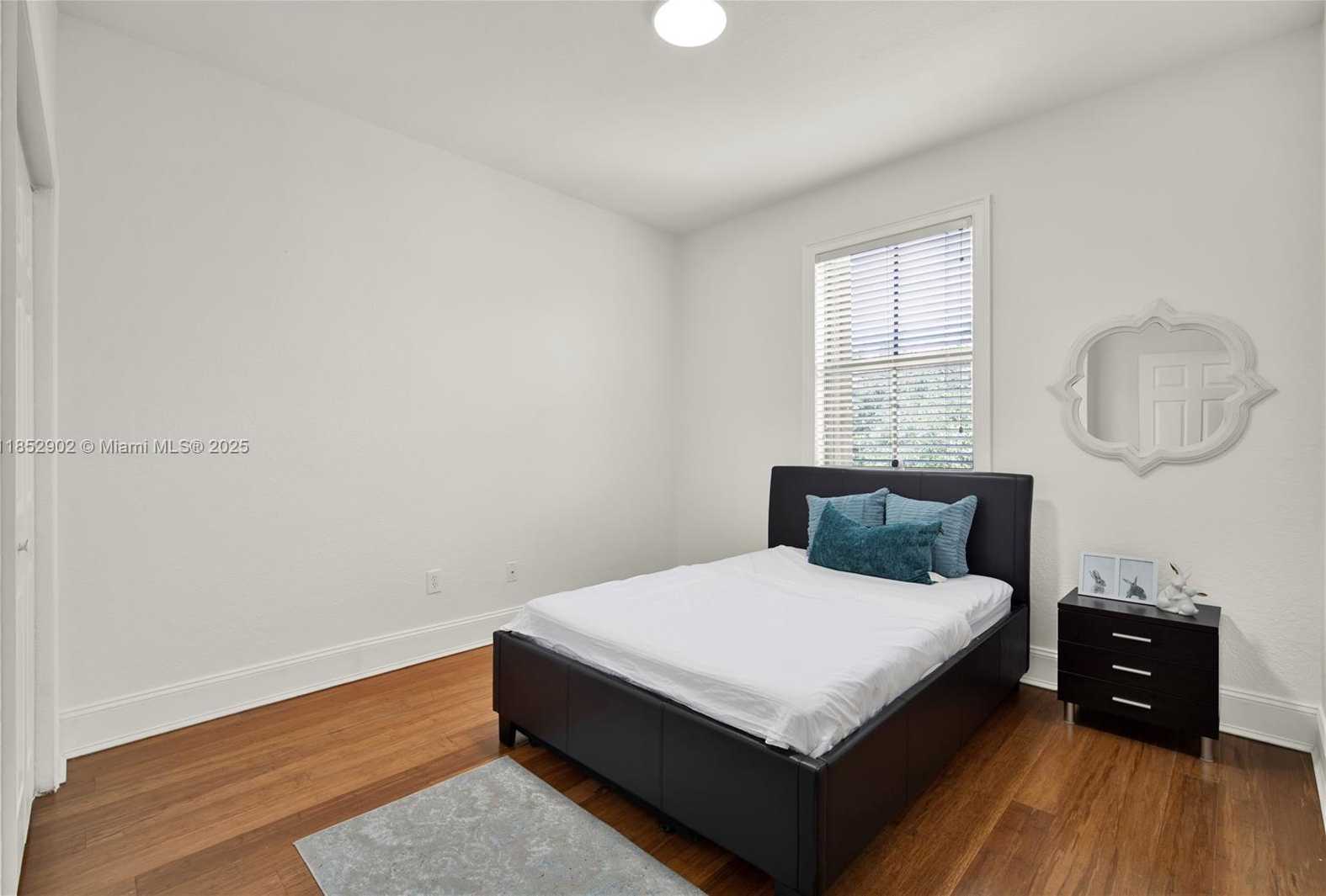 Small Image of 557 SOUTH EAST 37TH PLACE, Homestead Number 24