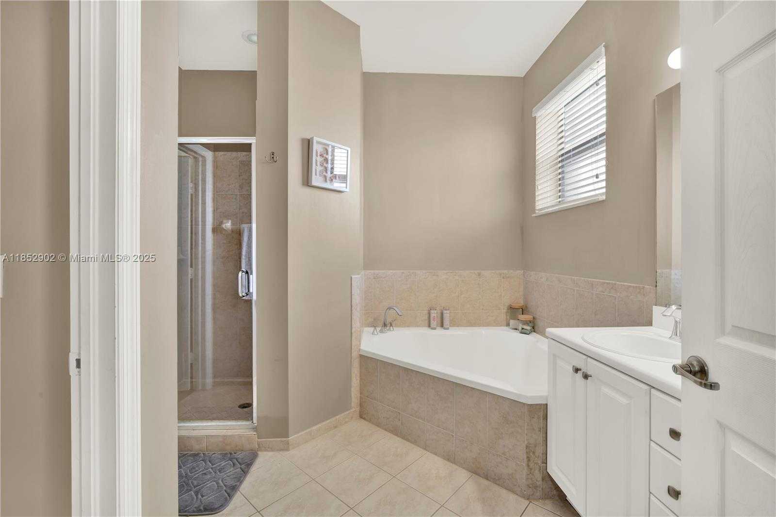 Small Image of 557 SOUTH EAST 37TH PLACE, Homestead Number 31