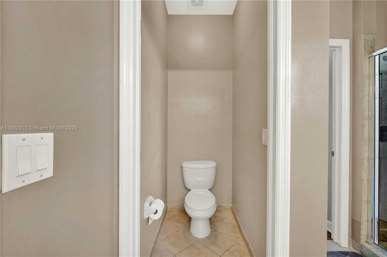 Small Image of 557 SOUTH EAST 37TH PLACE, Homestead Number 34