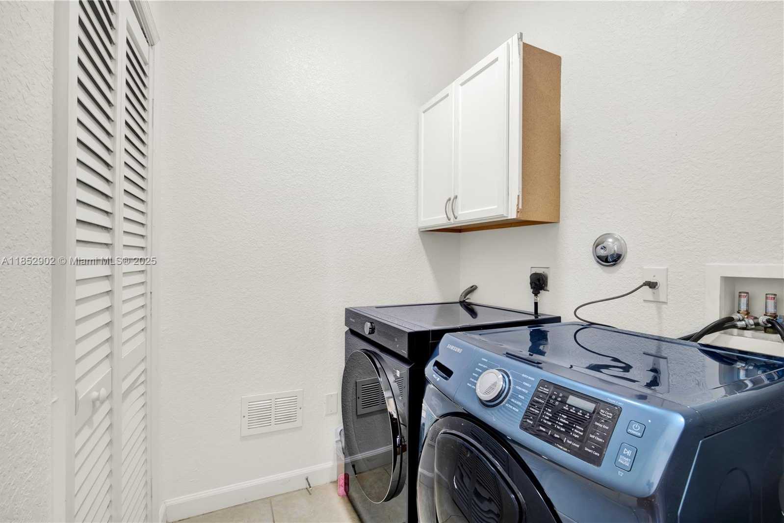 Small Image of 557 SOUTH EAST 37TH PLACE, Homestead Number 40