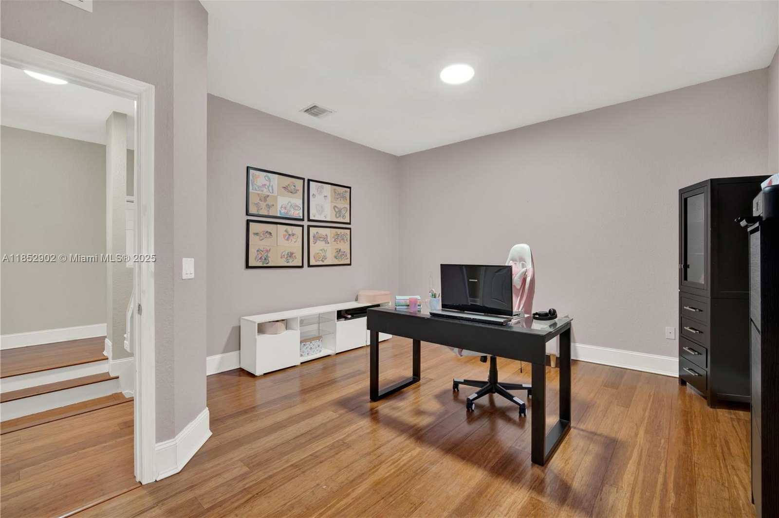 Small Image of 557 SOUTH EAST 37TH PLACE, Homestead Number 42