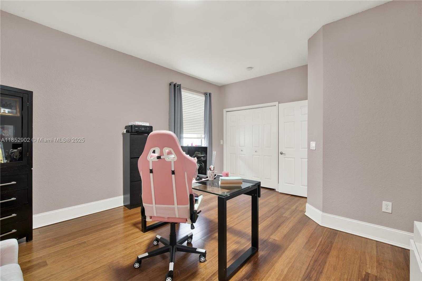 Small Image of 557 SOUTH EAST 37TH PLACE, Homestead Number 43