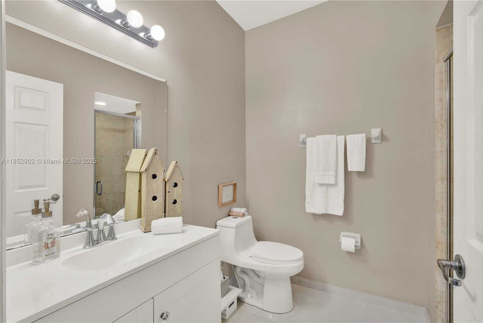 Small Image of 557 SOUTH EAST 37TH PLACE, Homestead Number 47