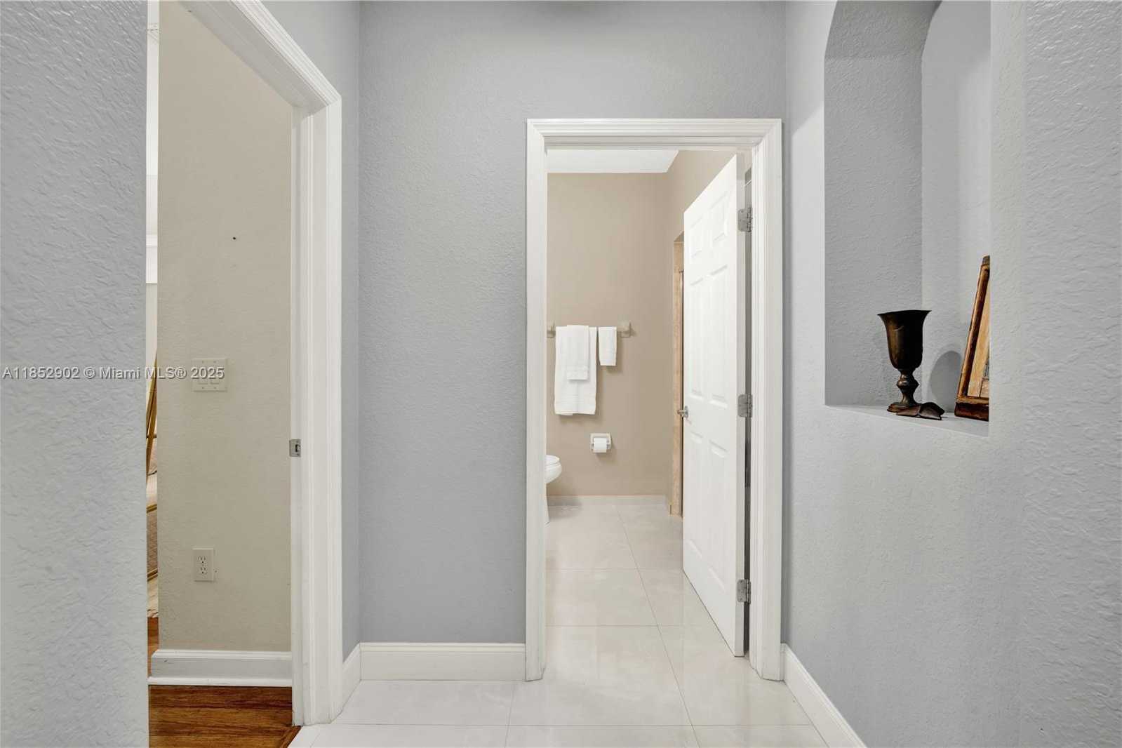 Small Image of 557 SOUTH EAST 37TH PLACE, Homestead Number 48