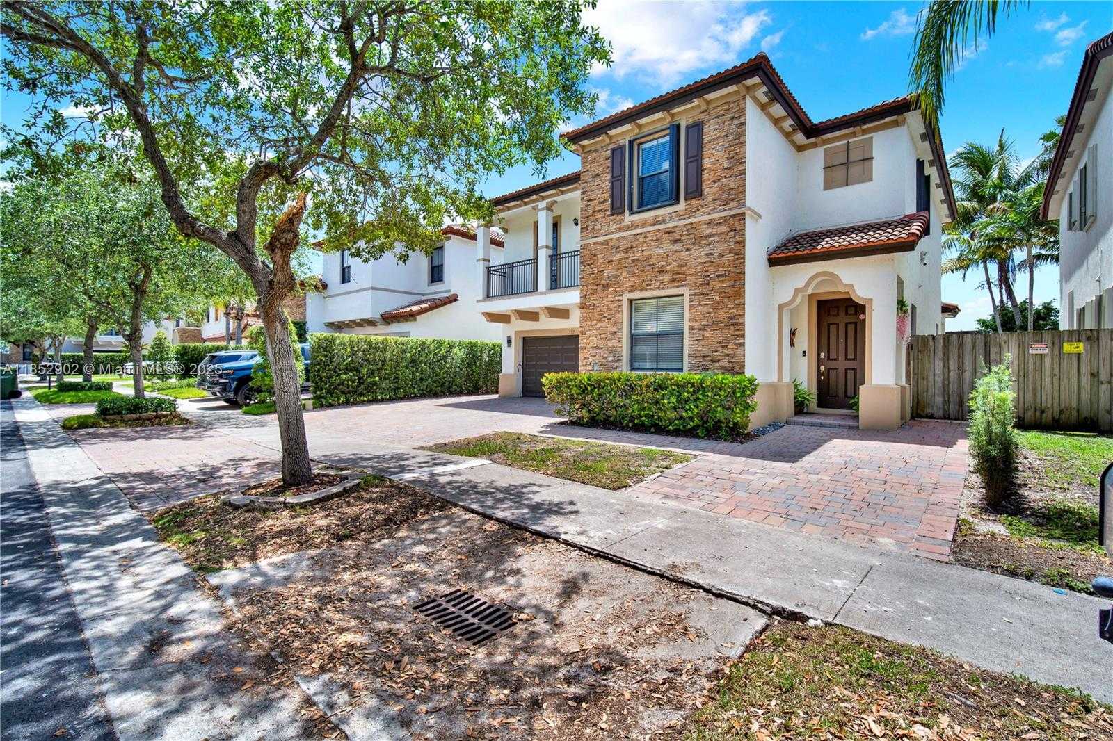 Small Image of 557 SOUTH EAST 37TH PLACE, Homestead Number 54