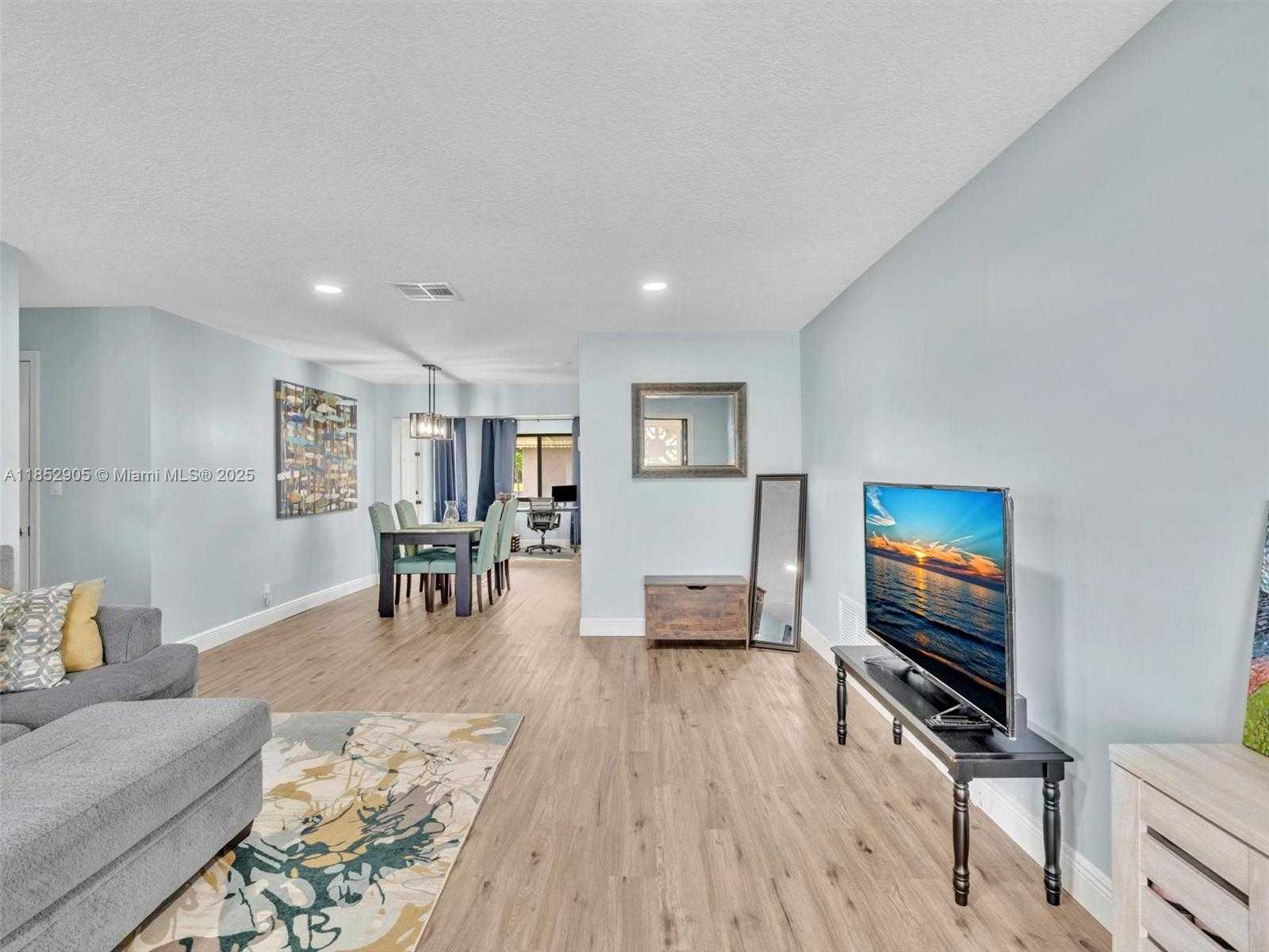 Small Image of 6708 NORTH WEST 58TH CT, Tamarac Number 3