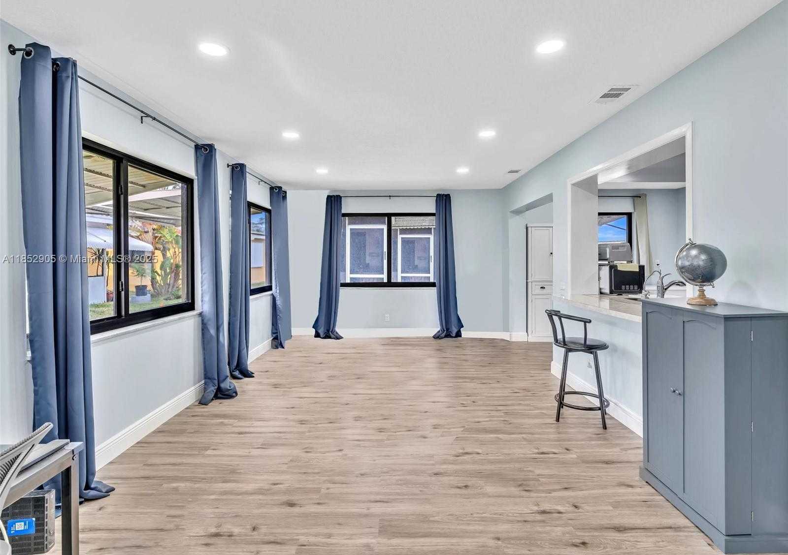 Small Image of 6708 NORTH WEST 58TH CT, Tamarac Number 8