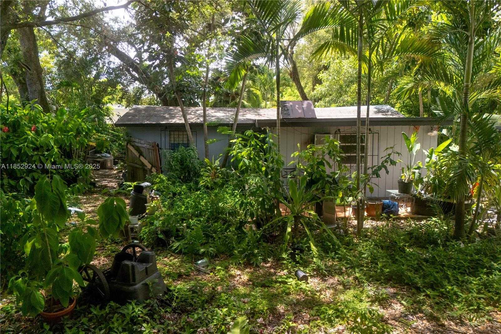 Small Image of 14350 NORTH EAST 8TH AVE, North Miami Number 7