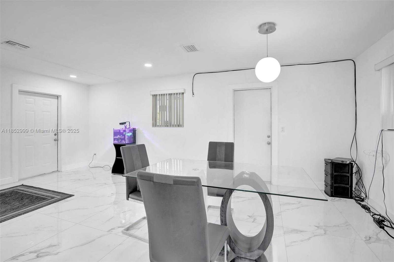 Small Image of 311 SOUTH WEST 68TH TER, Pembroke Pines Number 12