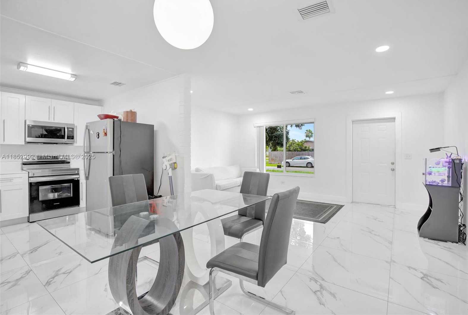 Small Image of 311 SOUTH WEST 68TH TER, Pembroke Pines Number 13