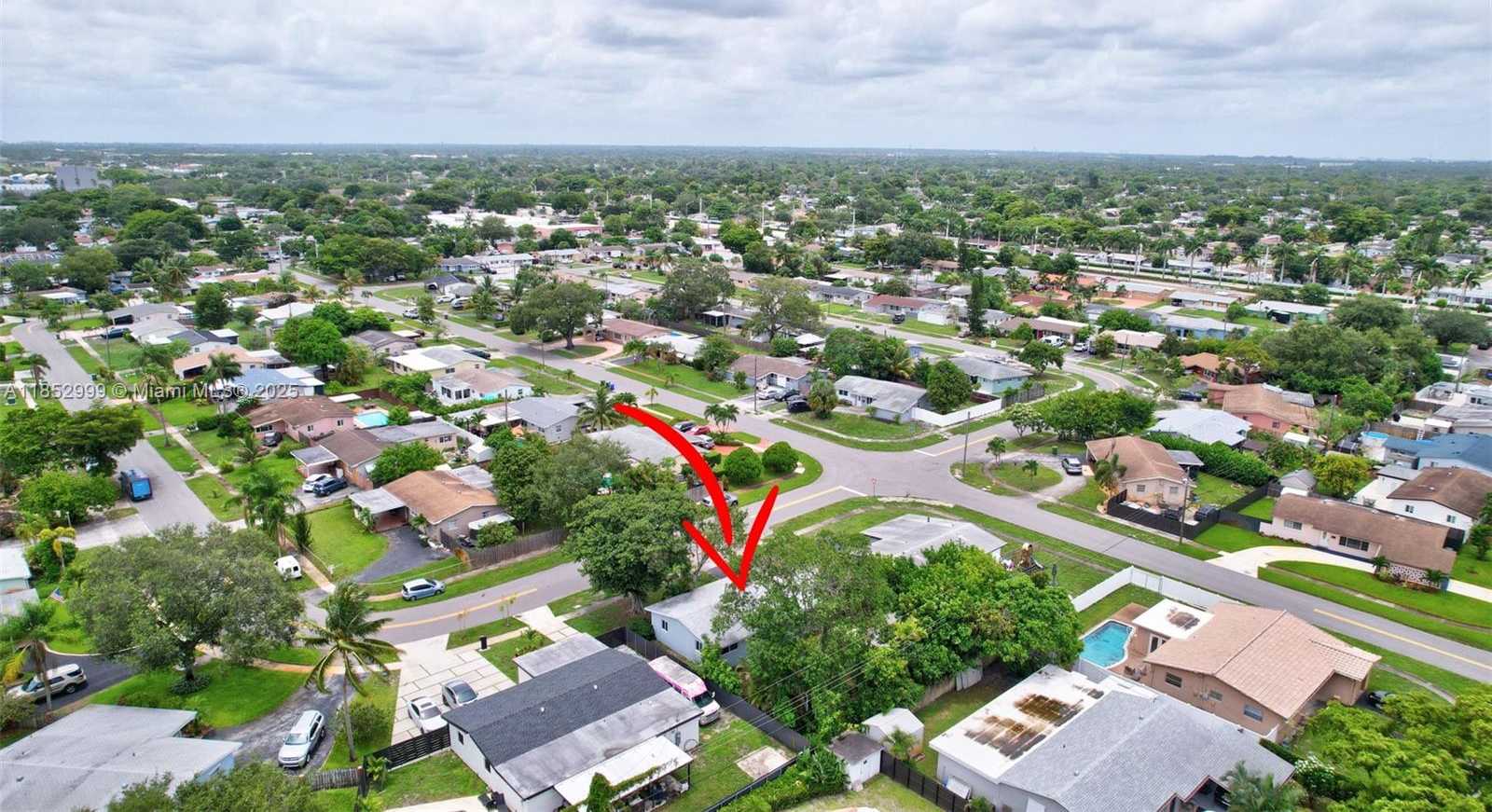 Small Image of 311 SOUTH WEST 68TH TER, Pembroke Pines Number 29