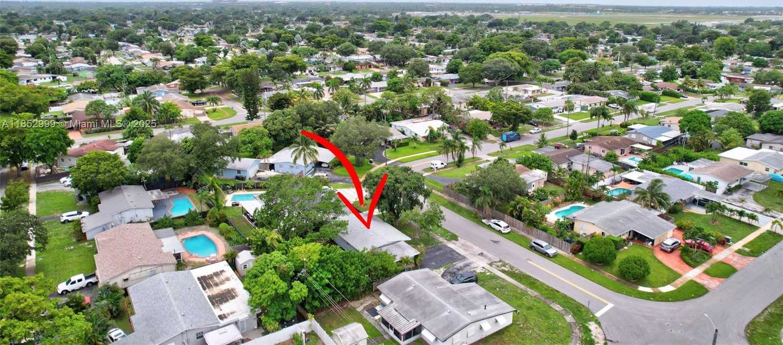 Small Image of 311 SOUTH WEST 68TH TER, Pembroke Pines Number 33