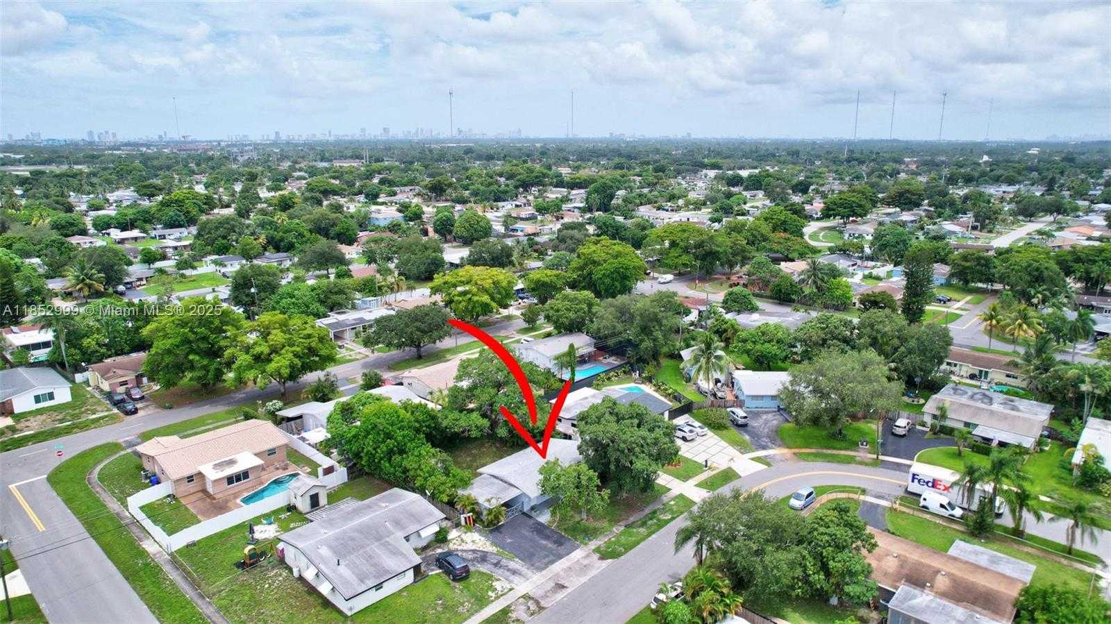 Small Image of 311 SOUTH WEST 68TH TER, Pembroke Pines Number 36