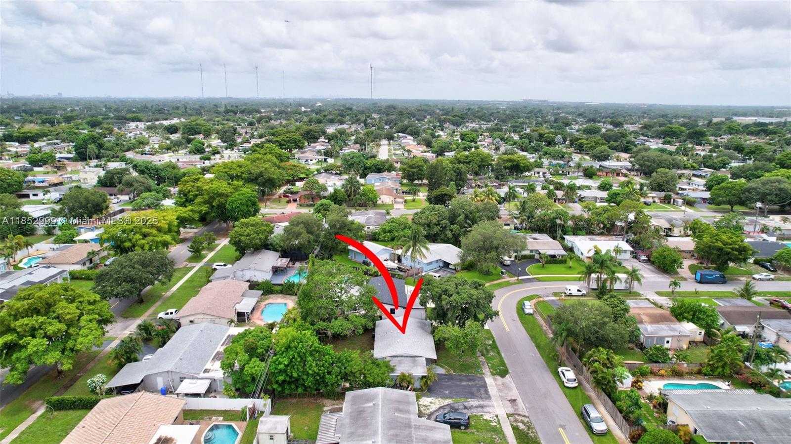 Small Image of 311 SOUTH WEST 68TH TER, Pembroke Pines Number 37