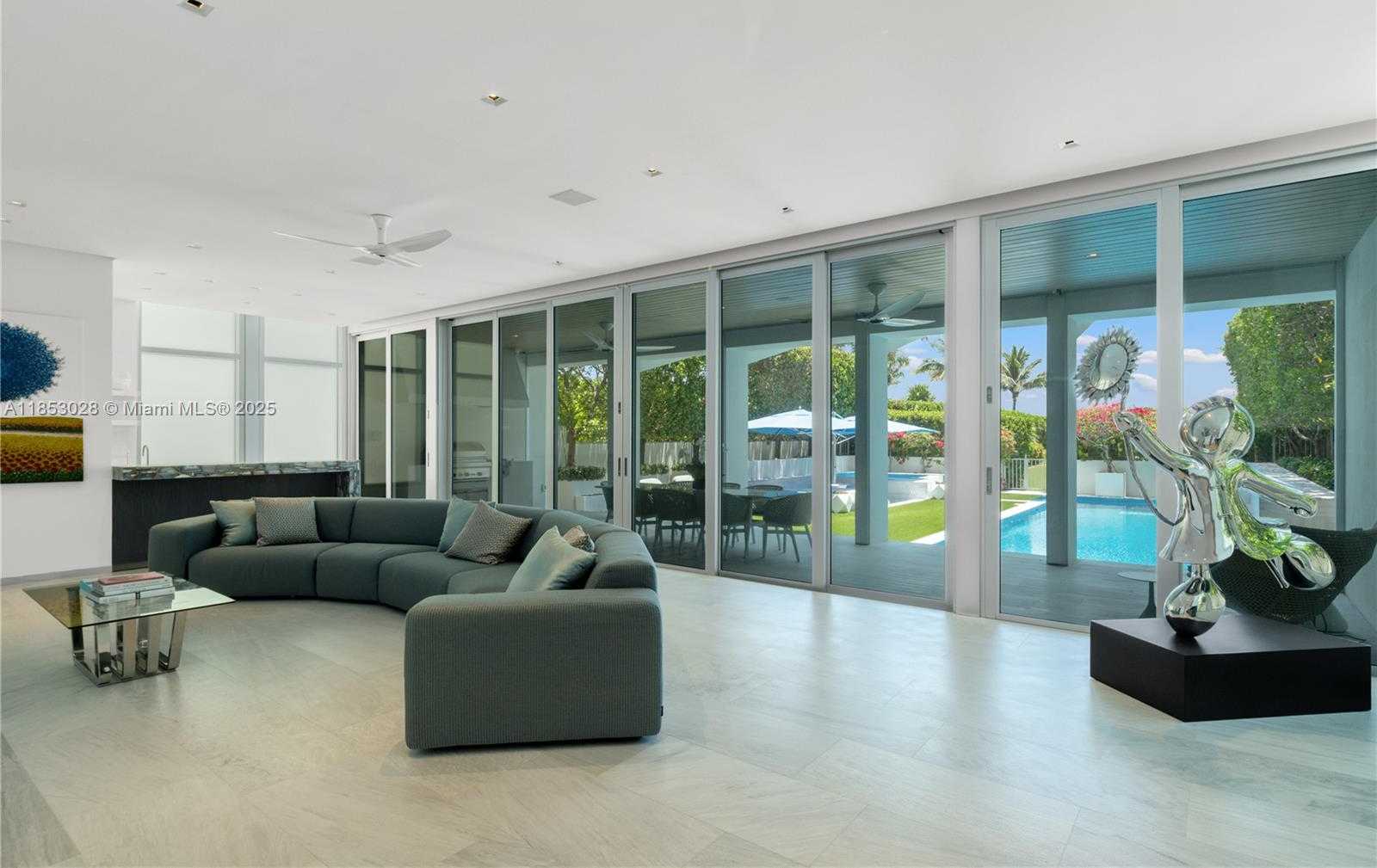 Small Image of 7815 ATLANTIC WAY, Miami Beach Number 11