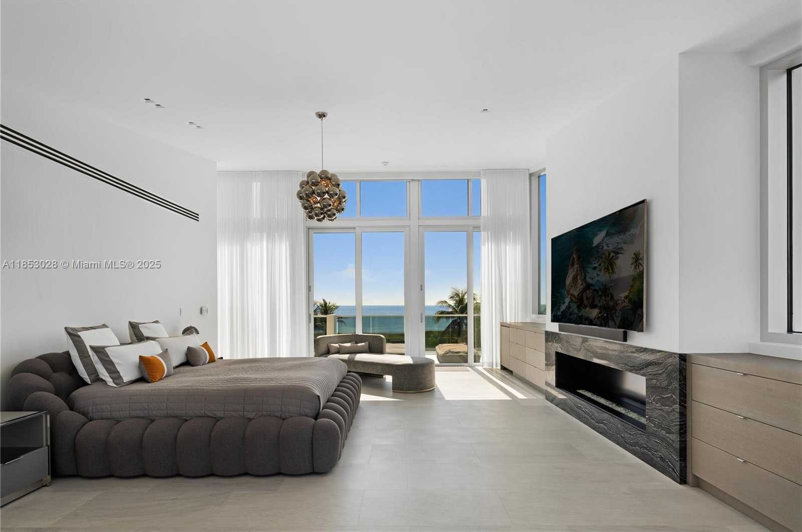 Small Image of 7815 ATLANTIC WAY, Miami Beach Number 14
