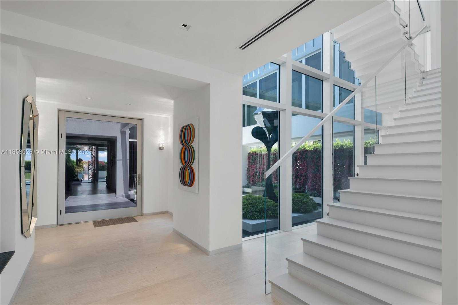 Small Image of 7815 ATLANTIC WAY, Miami Beach Number 24