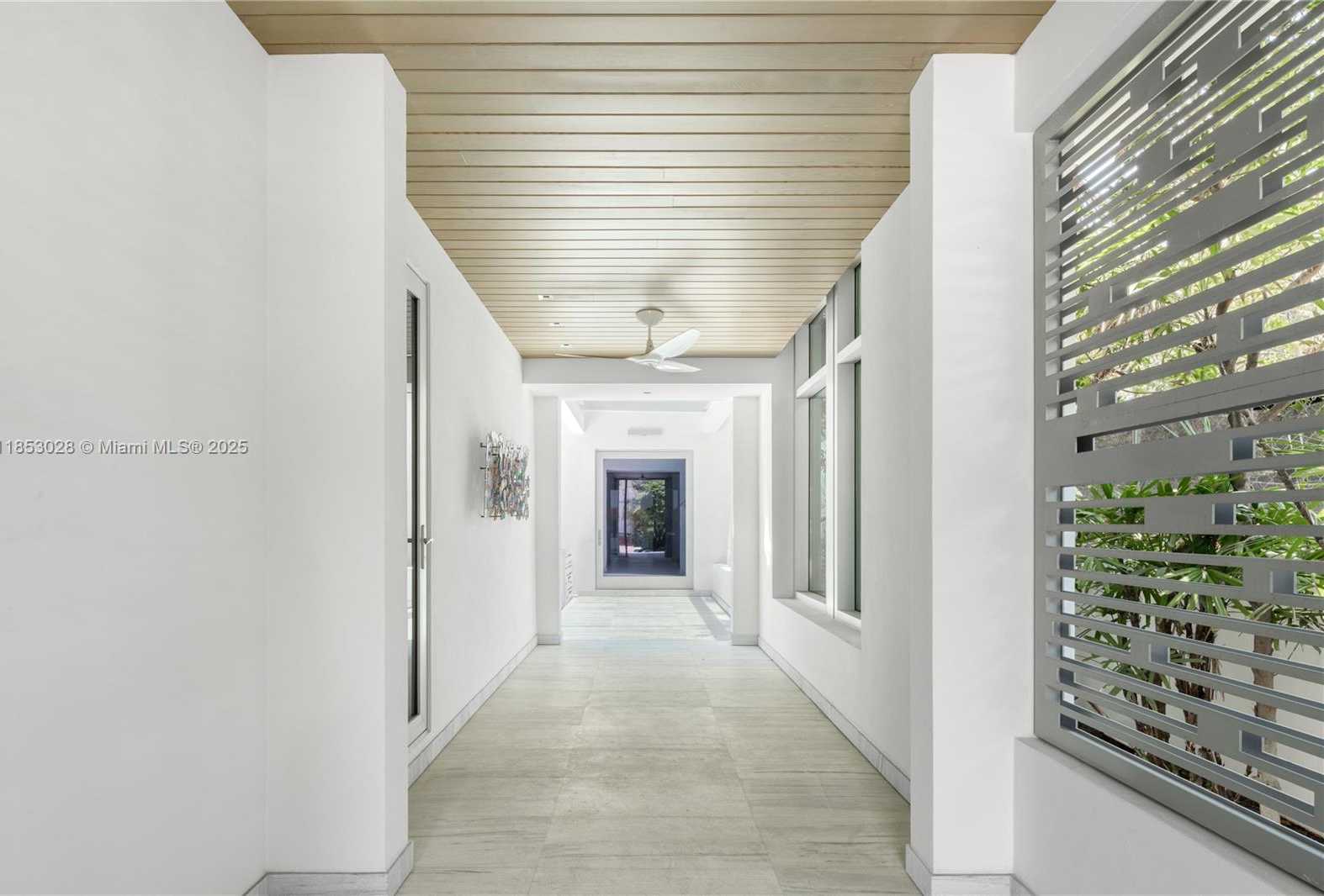 Small Image of 7815 ATLANTIC WAY, Miami Beach Number 25