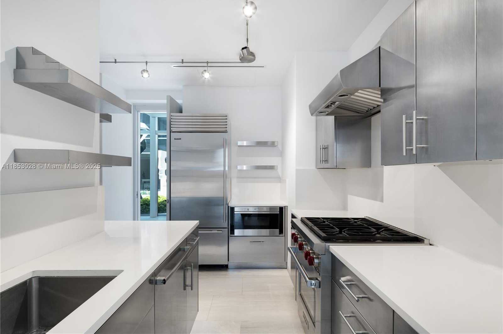 Small Image of 7815 ATLANTIC WAY, Miami Beach Number 26
