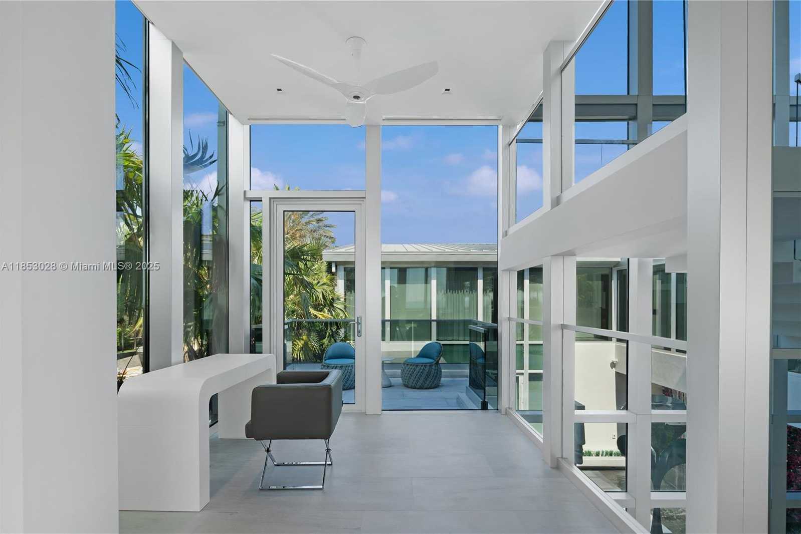 Small Image of 7815 ATLANTIC WAY, Miami Beach Number 27