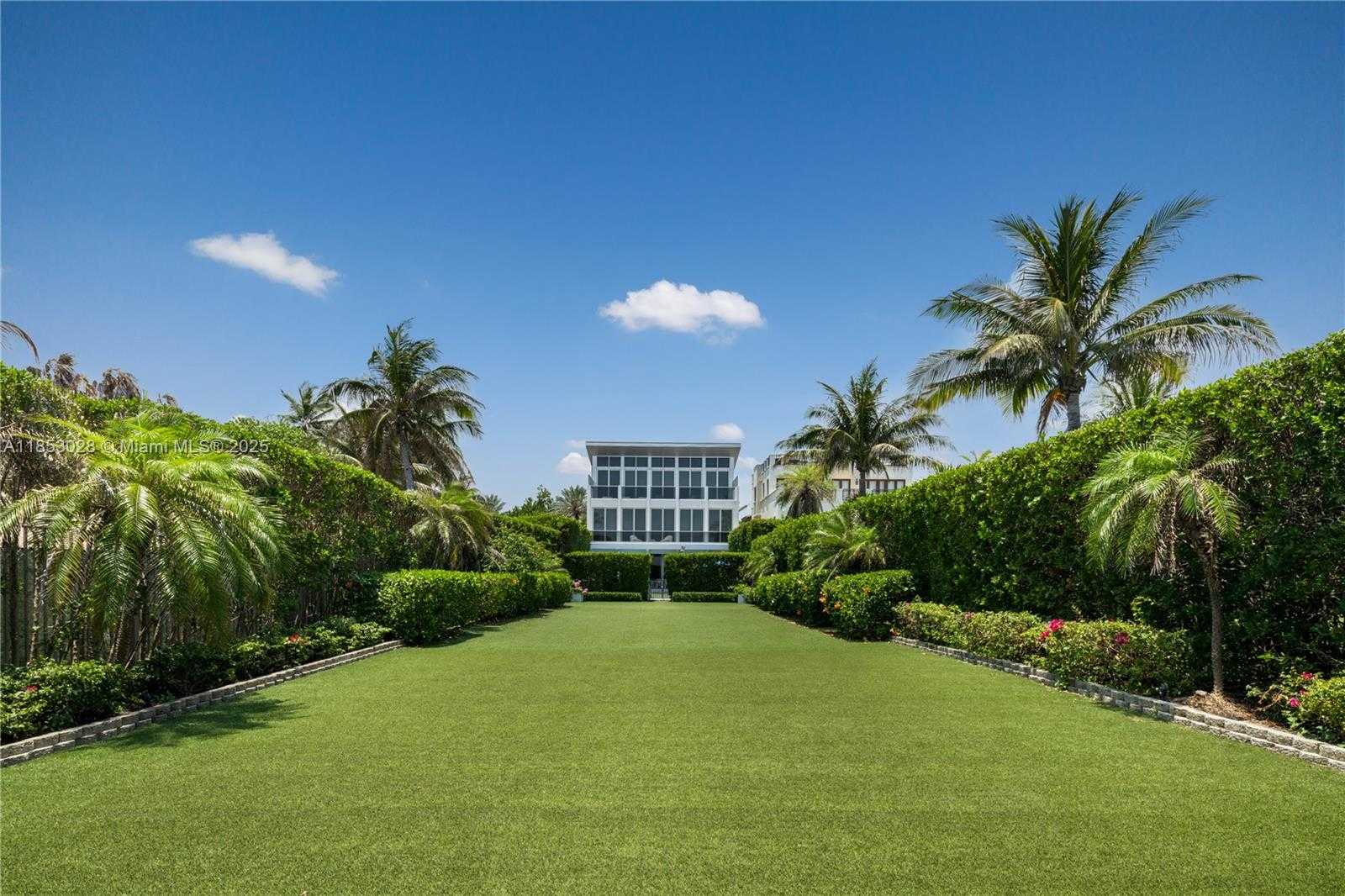 Small Image of 7815 ATLANTIC WAY, Miami Beach Number 30